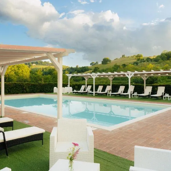 Casale Serena 1912، فندق في فابرو