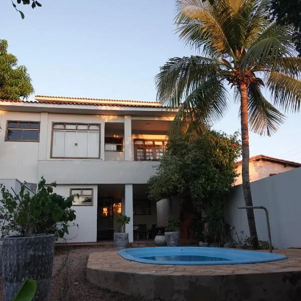 Pousada Solar dos Pássaros, hotel in Rondonópolis
