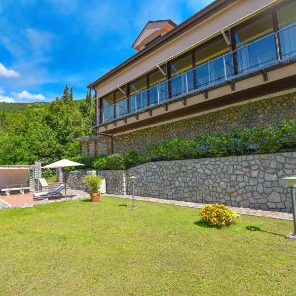 Apartments Villa Vosilla, hotel in Opatija