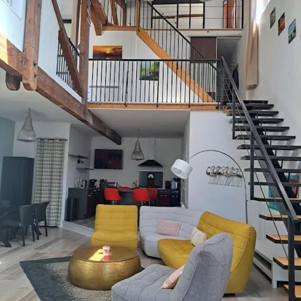 Sublime Loft en triplex avec Tropézienne, Provence, hotel v destinácii Barjols
