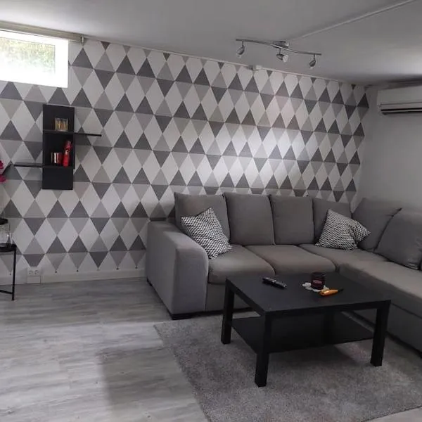 Fin lägenhet i Ulricehamn nära Lassalyckan, hotel v destinaci Ulricehamn