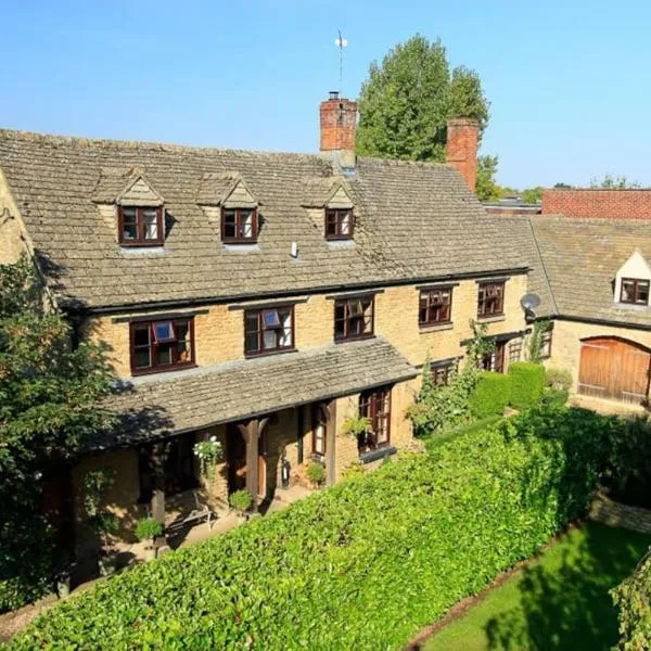 Lyne House Ideal for a celebration or reunion, hotel in Kidlington