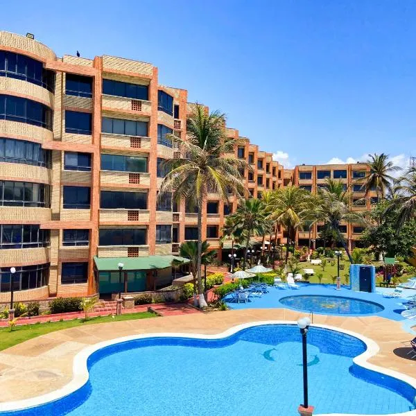 Apartamento en tucacas Cocotero mar 2 con la playa a tus pies, hotel in Tucacas