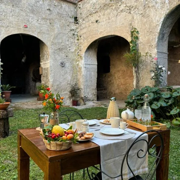Lucy's guest house Amalfi coast – hotel w mieście Tramonti