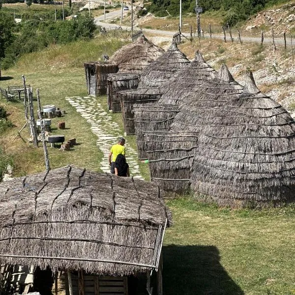 Camping Lekdushi - Shehu, hotel in Tepelenë