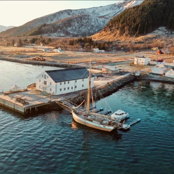 Arctic Ocean Lodge, hotel v destinaci Skjolde