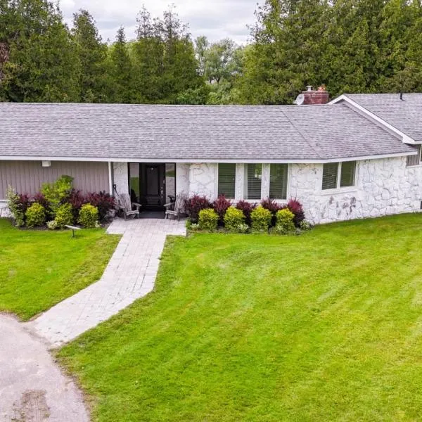 Deer Run Cottage- Golf Course cottage, hotel v destinaci Kawartha Lakes