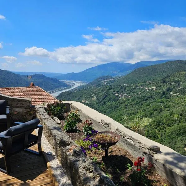 2 pièces au calme absolu, hotel em Bonson
