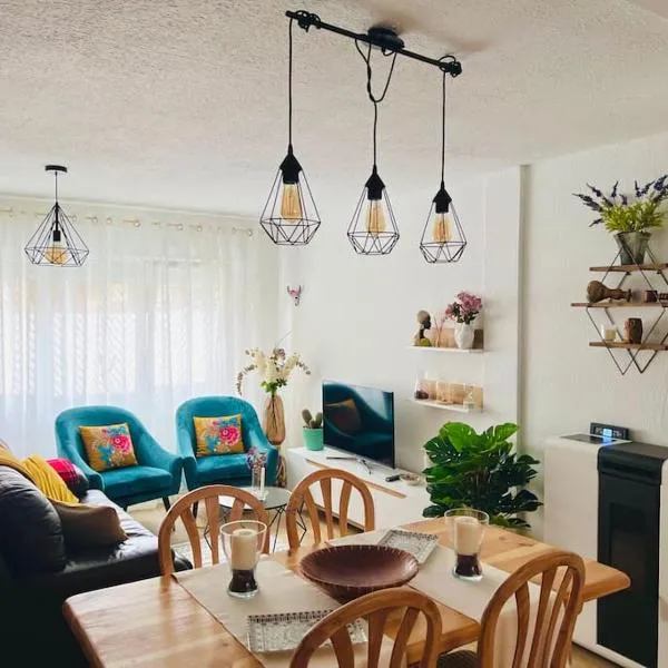Acogedora casa recién reformada con jardín y wifi, hotel v destinaci Laredo
