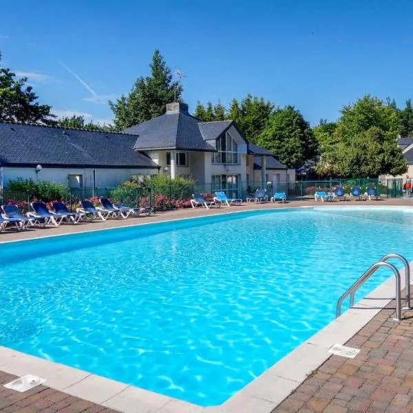 Cottage du Golf en Morbihan, hotel in Ploemel