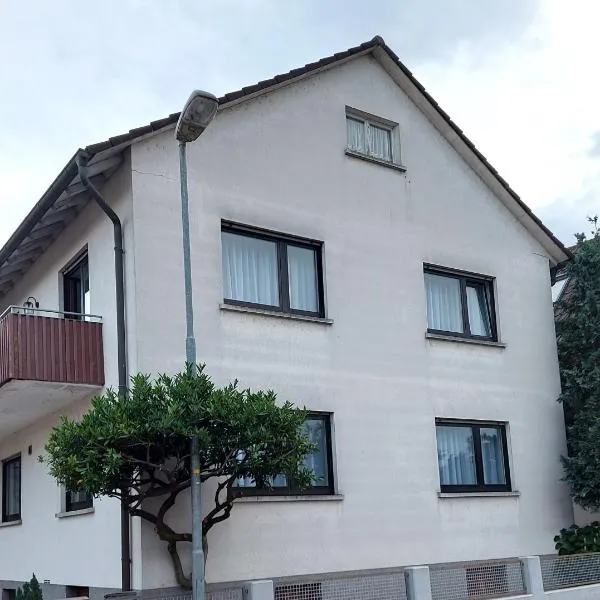 Haus Woschi Kehl-Auenheim, hotel v destinaci Kehl
