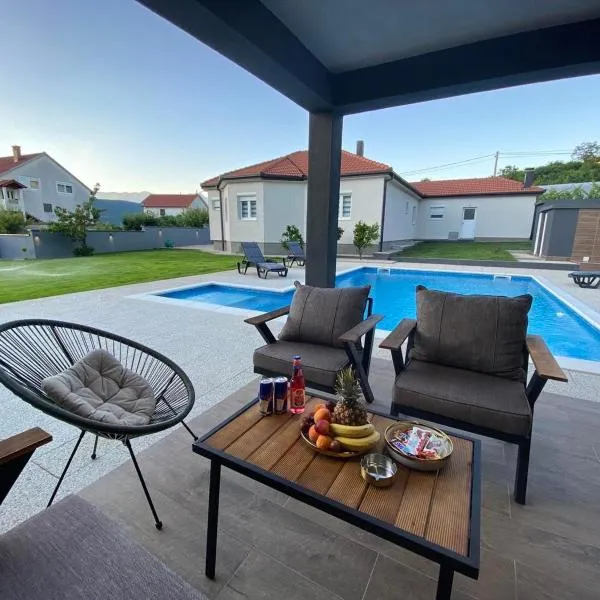 House and pool BajNa, khách sạn ở Mostar