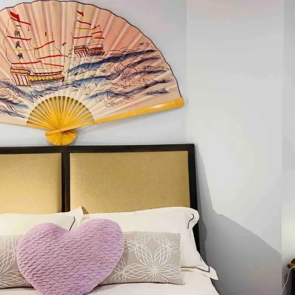 Emily's charming house-close by DT and DIX30-free parking, hotel v destinaci Brossard