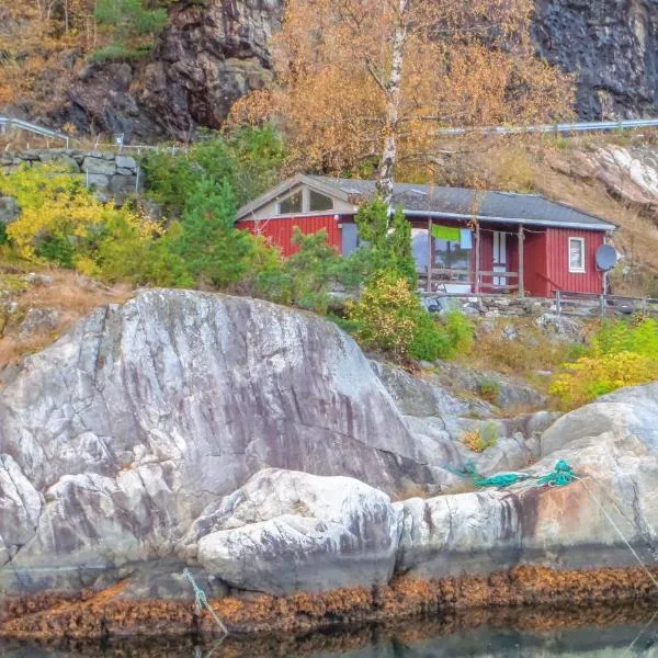 2 Bedroom Cozy Home In Vallavik, hotel a Bu