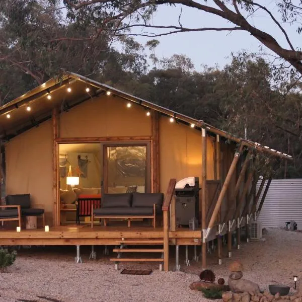 the YellowBoxWood Heathcote - Echidna Ridge and Emu Valley Tents x 2, hotel v destinaci Costerfield