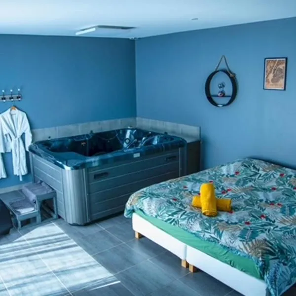 Love Room - La Parenthèse, hotel v destinácii Saint-Bauzille-de-la-Sylve