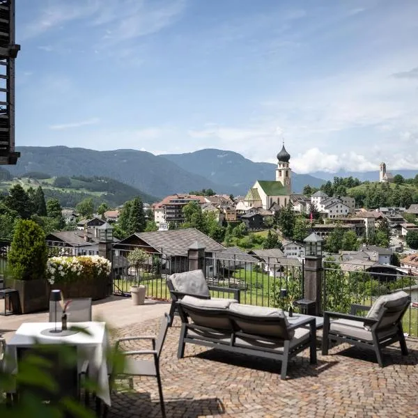 Hotel Emmy - five elements, hotel i Fiè