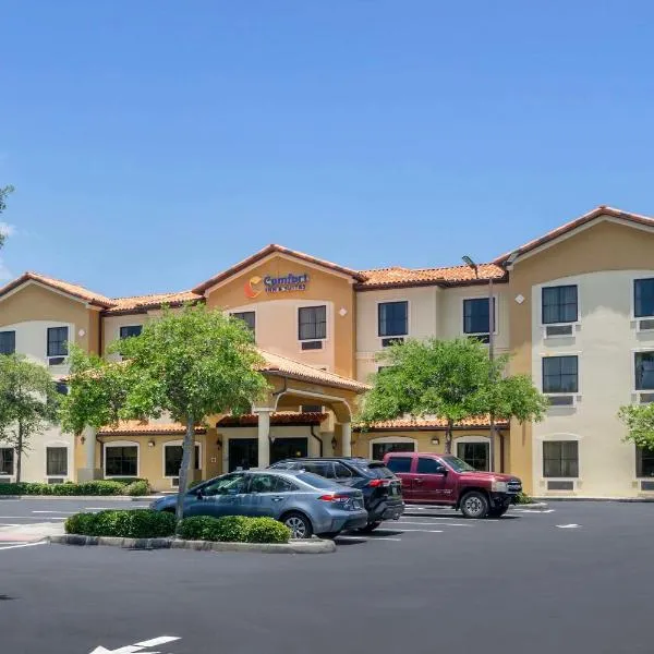 Comfort Inn & Suites Northeast - Gateway, hotel in St Petersburg