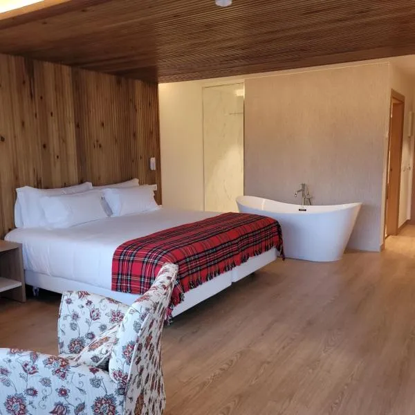 La Mira de Gredos, hotel v destinaci Hoyos del Espino