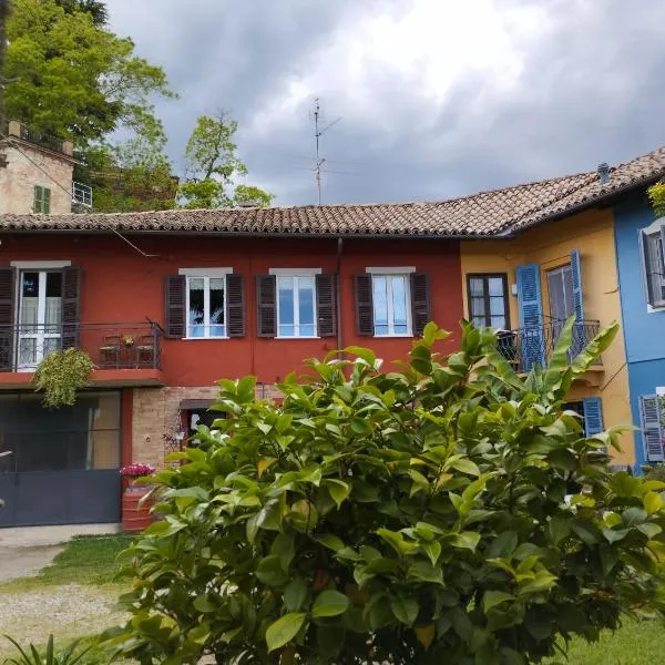 Ca' d'la nona casa con giardino, hotel Agliano Termében