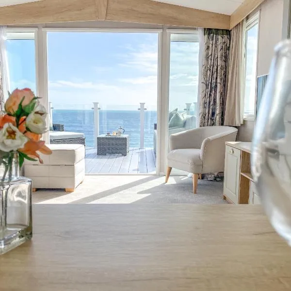 Swift Mosselle Pitch 24 Creek Caravan Park dog friendly, hotel v destinaci Ringstead