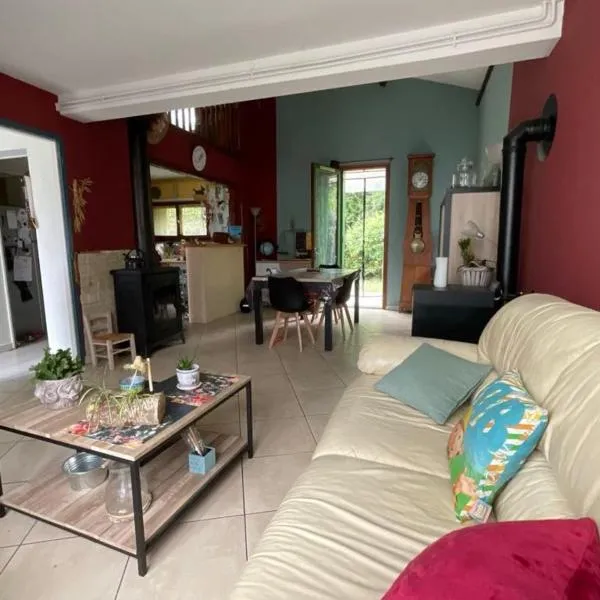 Maison de vacances Pradines, hotel em Pradines
