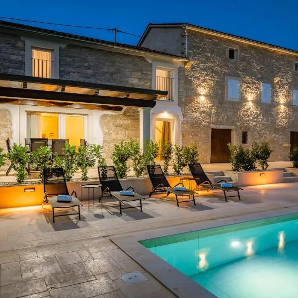 San Rocco, hotel i Tinjan