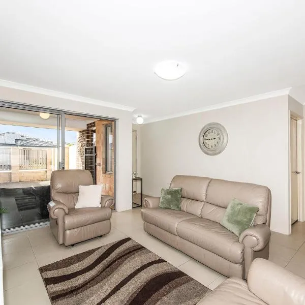 Serene Oasis - 3 Bedroom Getaway, hotel in Perth