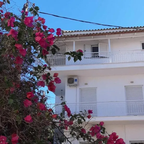 Super renovated maisonette - Σούπερ ανακαινισμένη μεζονέτα, hotell sihtkohas Filiatrá