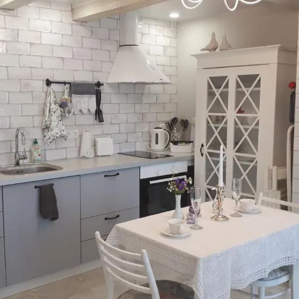 Maison Romantique, hotel in Ragaciems