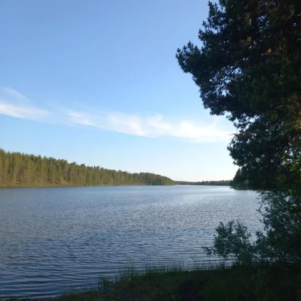 Rustic Old Lakeside Cottage at Sevettijärvi, hotel v destinaci Sevettijärvi