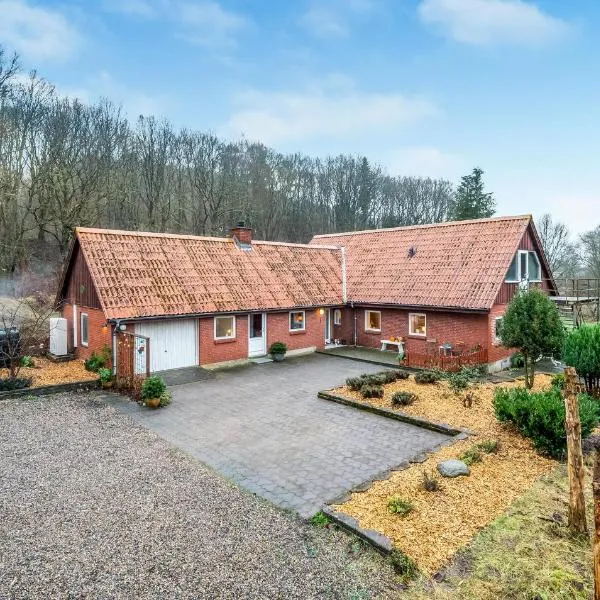 Cozy Home In Silkeborg With Kitchen, hotel v destinaci Silkeborg
