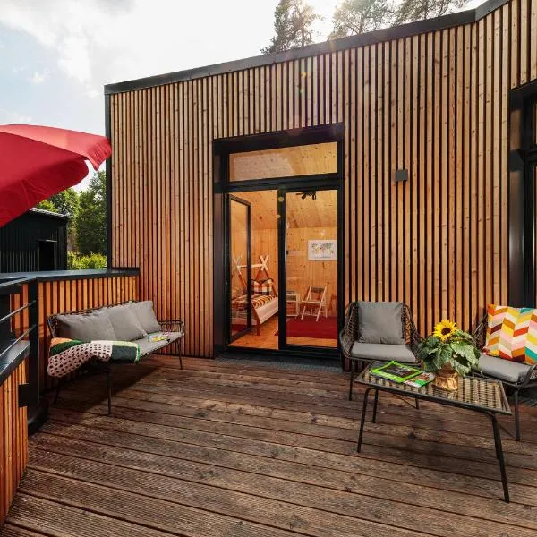 Wunderschönes Haus am See mit Dachterrasse, Badewanne, Kamin, hotel v destinaci Templin