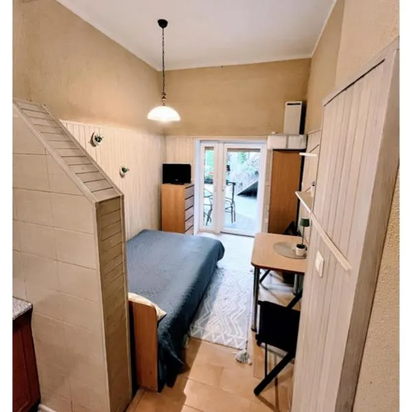 Ievos Kalno apartamentai III, hótel í Juodkrantė