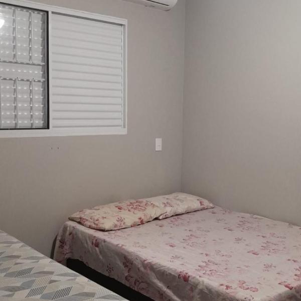Excelente apartamento completo próximo ao centro - Foto 2