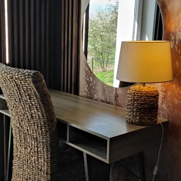 Segment rodzinny Stara Szkoła, hotel in Weremowice