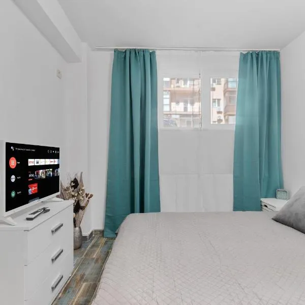 Petite Blue Apartment, hotel in Roşu