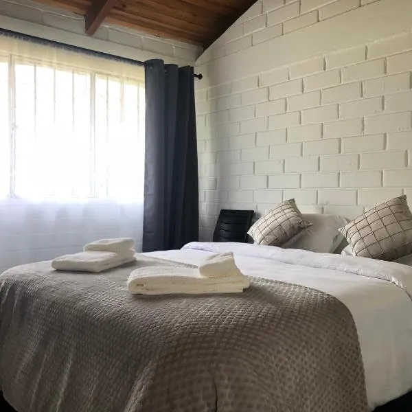 Rest Cabin 2 Bedroom 1 Bath, hotel en Baños