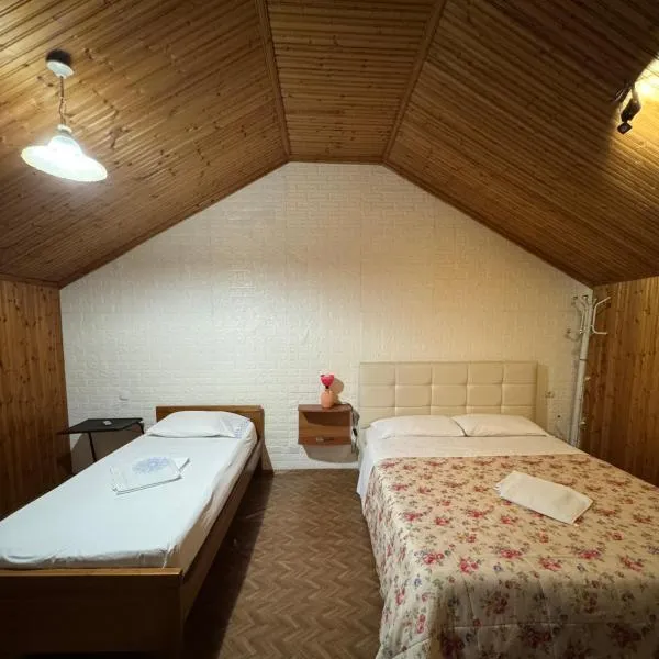 Holiday Guest-House, hotel v destinaci Përmet