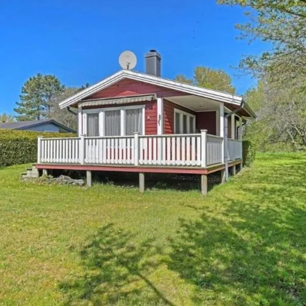 Idyllisk sommerhus kun 200m fra Klint strand, hotel v destinaci Nykøbing Sjælland
