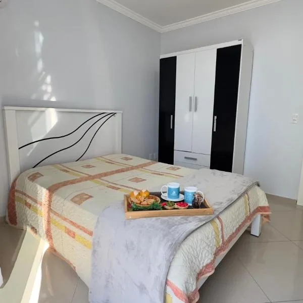 Apto das Hortênsias- 2 Quartos, Apto todo climatizado - à 2 passos do Parque Termal!, hotel di Piratuba