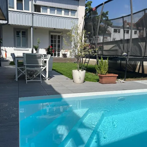 CityDreams mit Altbauflair die Premiumunterkunft in Lörrach bei Basel, hotel v destinaci Lörrach