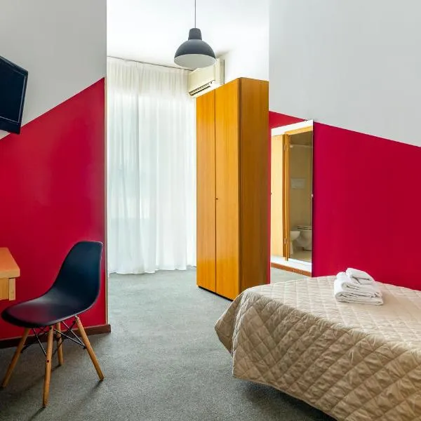 UniHo Hostel, hotel u gradu Pavija