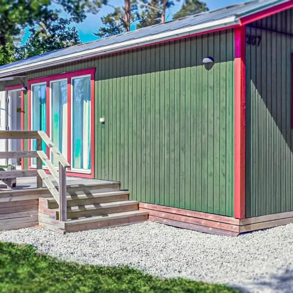 Lovely Home In Löttorp With Wifi, khách sạn ở Löttorp