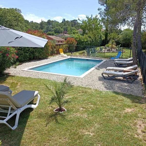 Anduze Gîte Les Pins au "Petit Clos des Cigales", hotel Massillargues-Attuech városában
