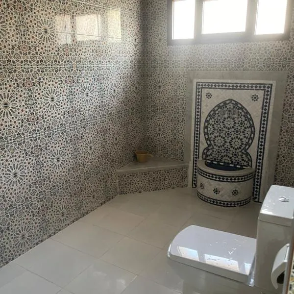 Villa vue mere tres chic, hotel v destinaci Kenitra