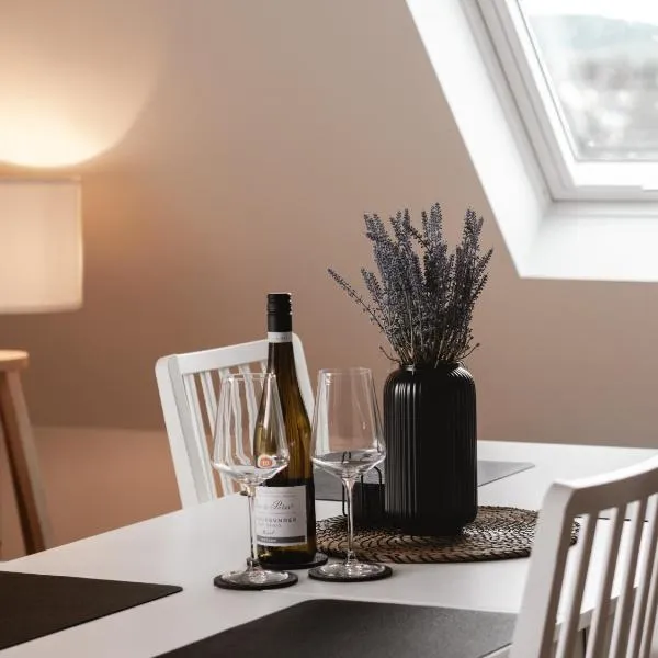 ZoHe Alpha Apartment mit Moselblick, hôtel à Kinheim