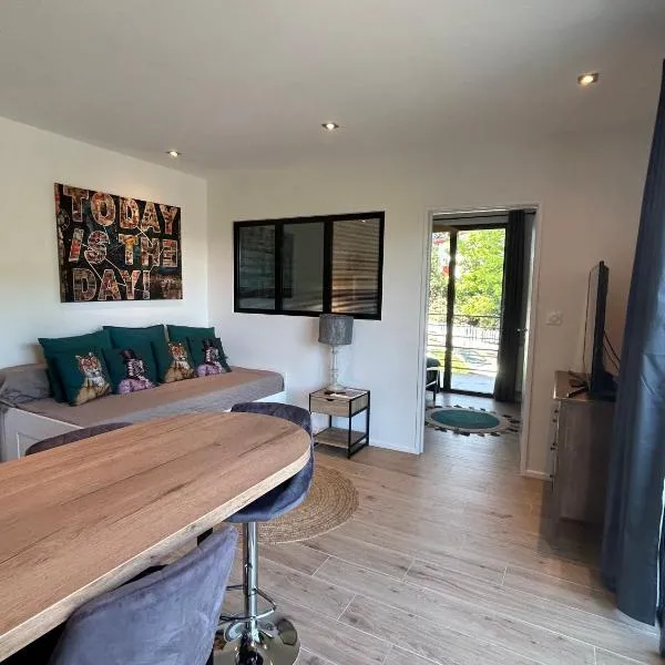 Appartement neuf T2 avec jardin et terrasses, hotel v destinaci Arcachon