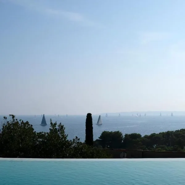 Maison Lumio, hotel v destinaci Les Issambres