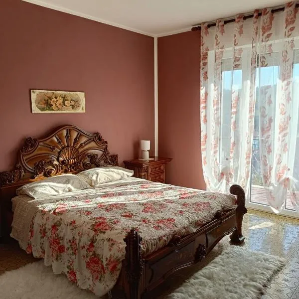 Gfamily affittacamere, hotell i Alba